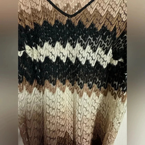 Dress barn women’s brown zig zag v neck crocheted cover up plus size 16 - Picture 3 of 5